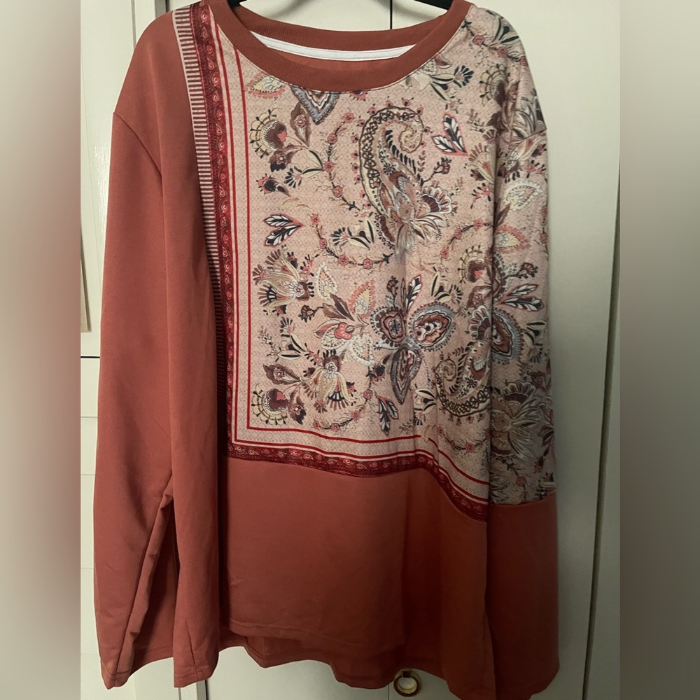 Long sleeve T-shirt style